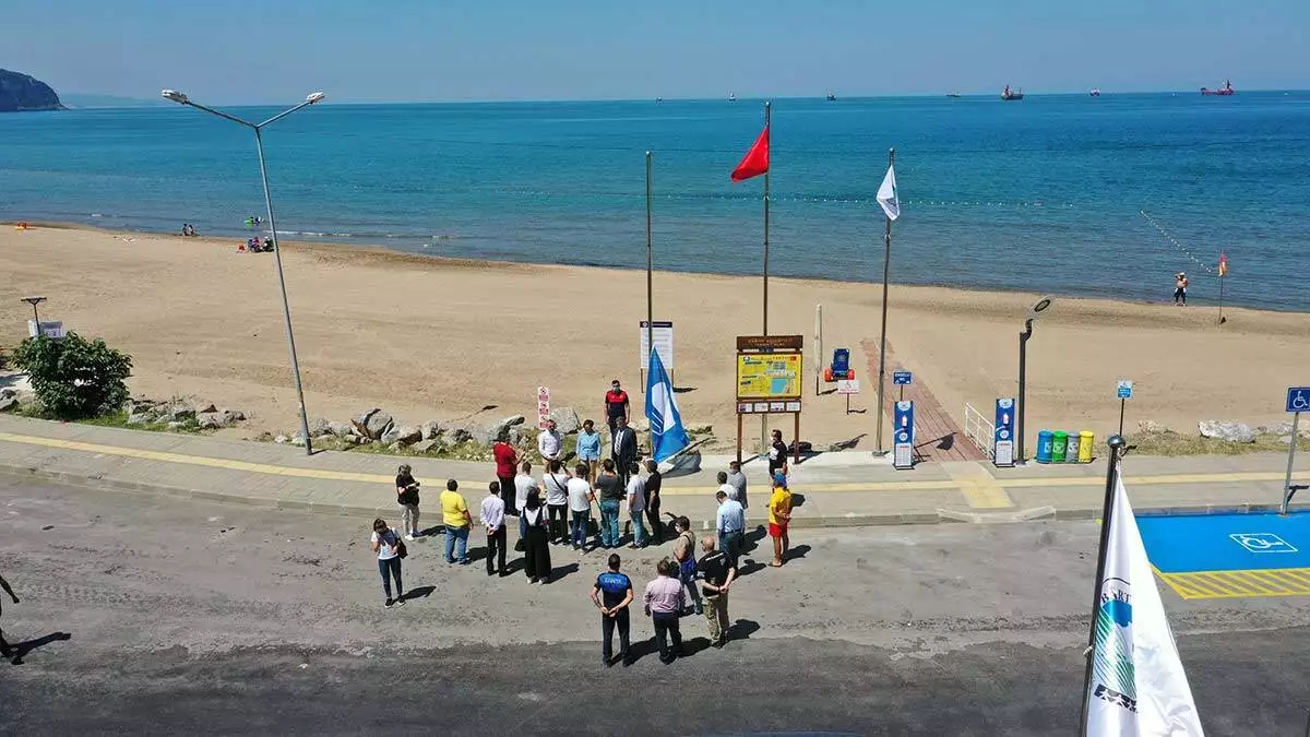 İnkumu plajı'ndaki 3 bölgede mavi bayrak çekimi