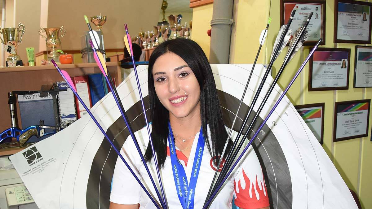 İzmirli okçu Yasemin Ecem'in olimpiyat gururu