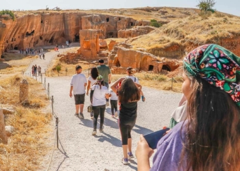 Dara Antik Kenti'nde günde 10 bin ziyaretçi ağırlanıyor