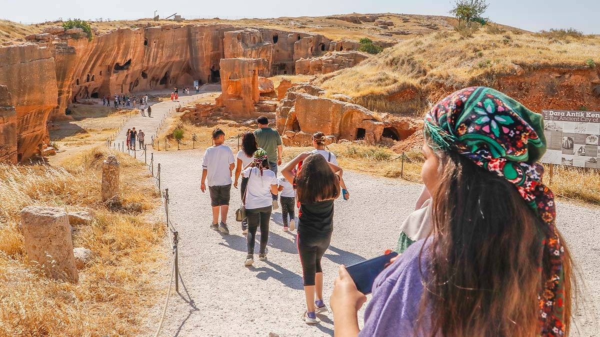 Dara Antik Kenti'nde günde 10 bin ziyaretçi ağırlanıyor