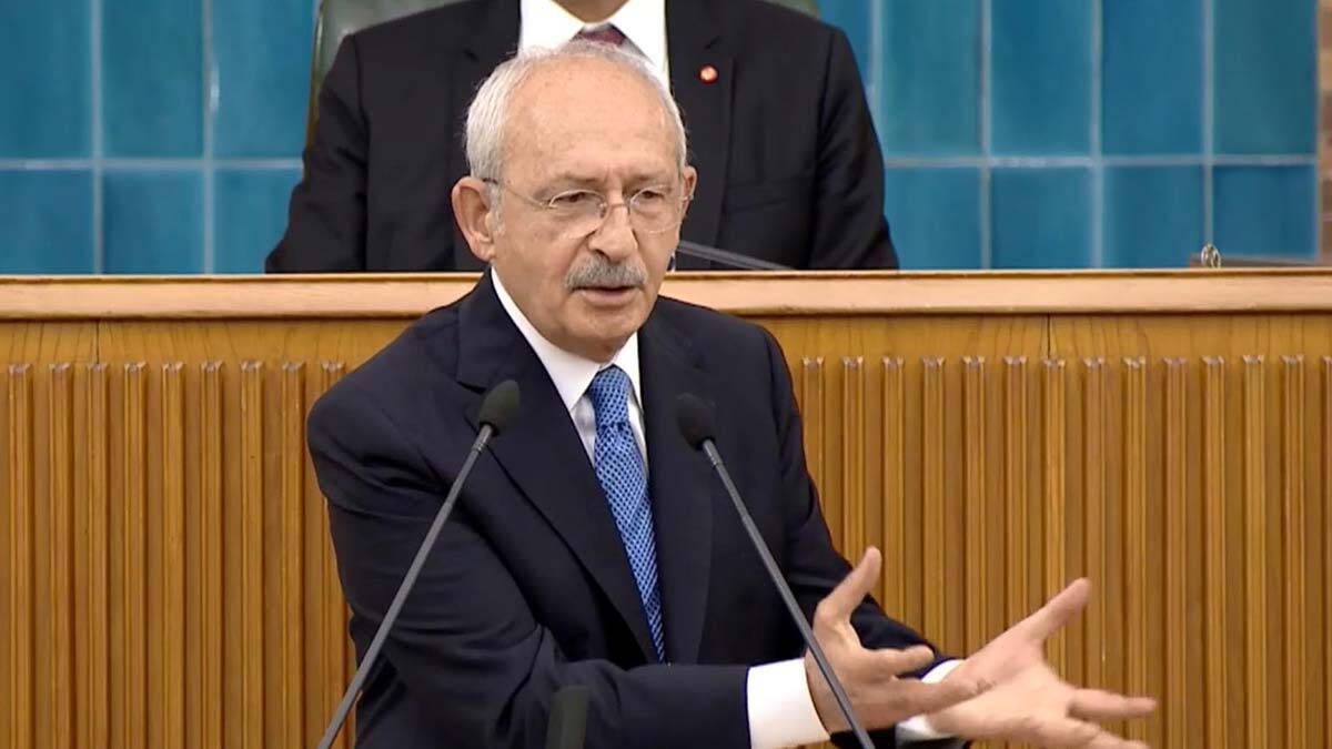 Siyasi partileri kapatmak doğru değil