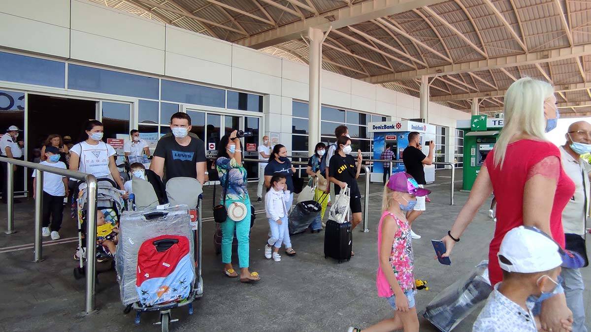 Rus turistlere PCR zorunluluğu devam etmeli