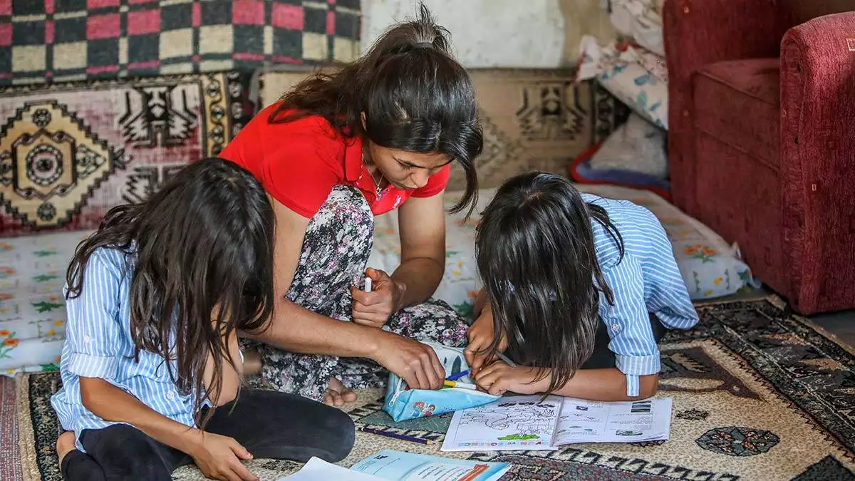 Antalya'da, işkenceci eşi ramazan i̇pek'i öldüren ve 108 gün sonra tahliye edilen melek i̇pek yaşadığı zor günleri, ailesine ait çiftlik evinde atlatmaya çalışıyor.