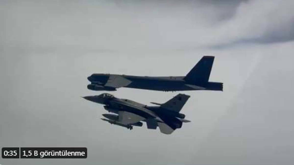 F-16 uçaklarımız ABD'nin B-52 uçaklarına refakat etti
