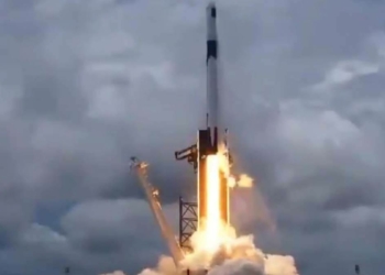 NASA uzaya taze meyve götürdü