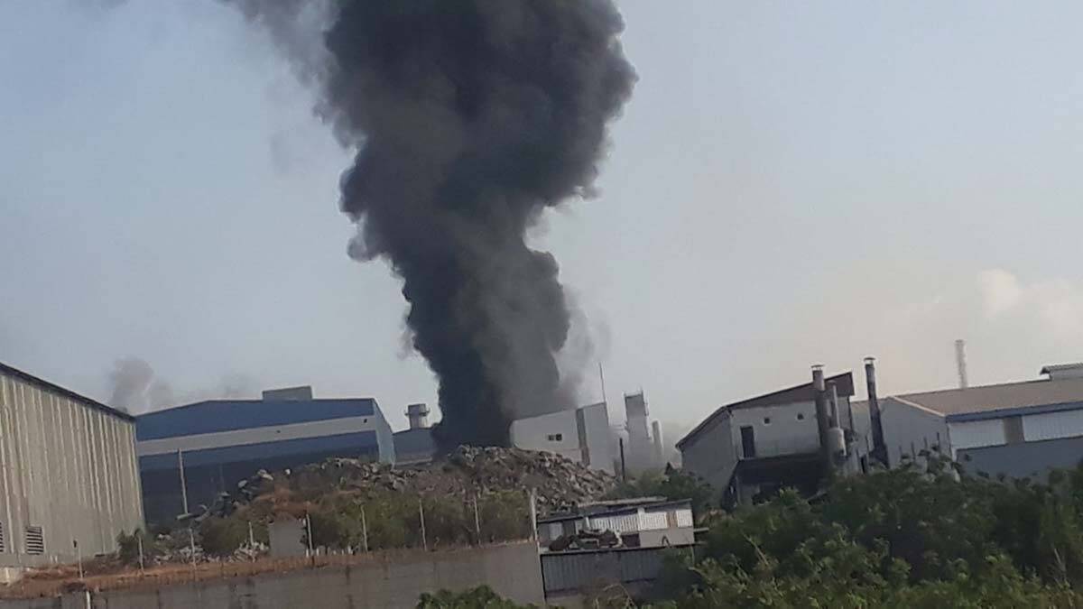 Plastik ve geri dönüşüm fabrikasında yangın çıktı