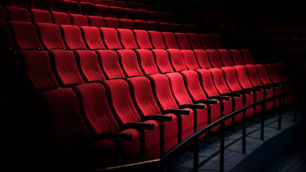 Seyirci tiyatroda % 43. 1 sinemada % 69. 5 azaldı