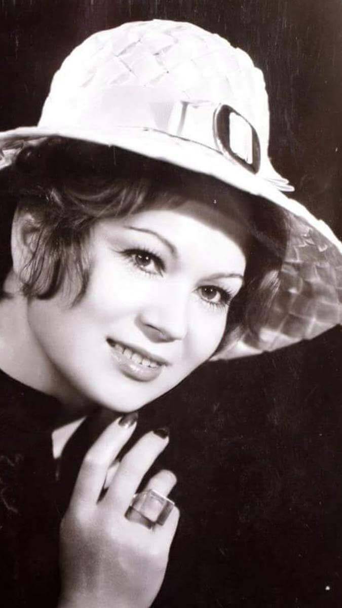 Sanatçı Yıldız Ayhan yaşamını yitirdi