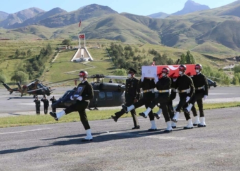Şehit uzman çavuş törenle memleketine uğurlandı