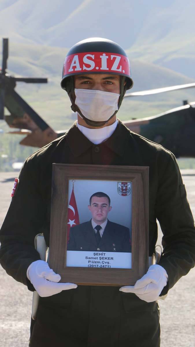 Şehit uzman çavuş törenle memleketine uğurlandı