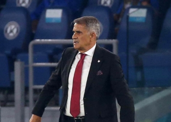 Oyundan ve skordan memnun değilim Üzgünüz