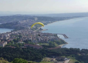 Sinop'ta paraşüt sporu yapılmaz düşüncesi yanlış