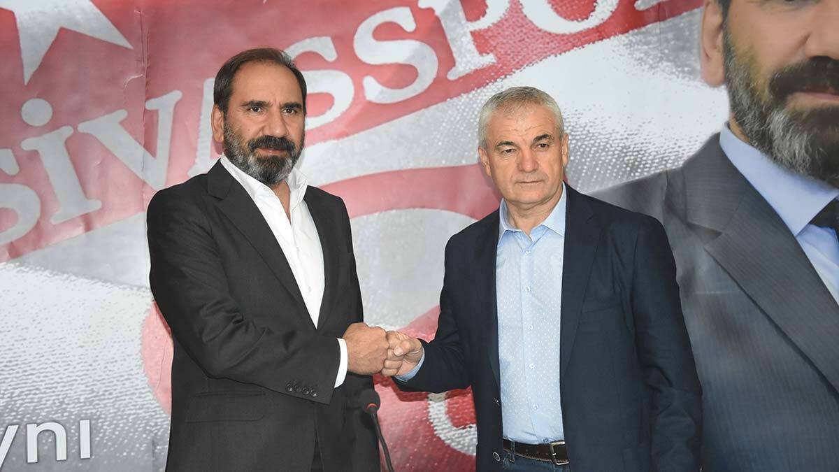 Sivasspor, Rıza Çalımbay ile sözleşme yeniledi