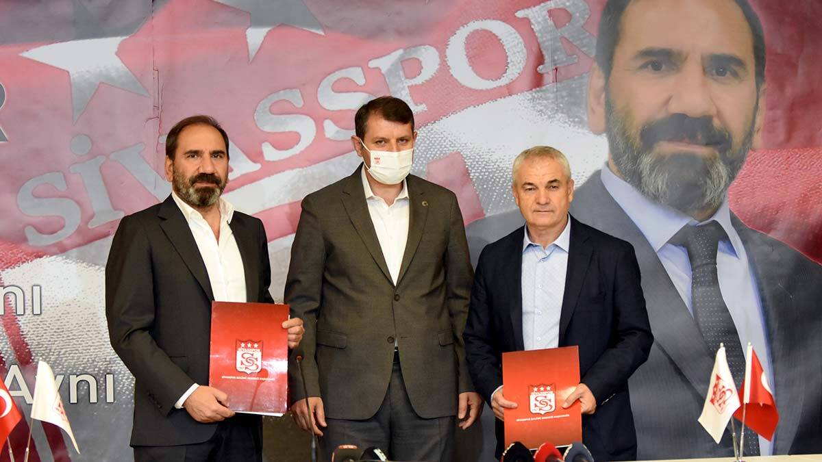Sivasspor, Rıza Çalımbay ile sözleşme yeniledi