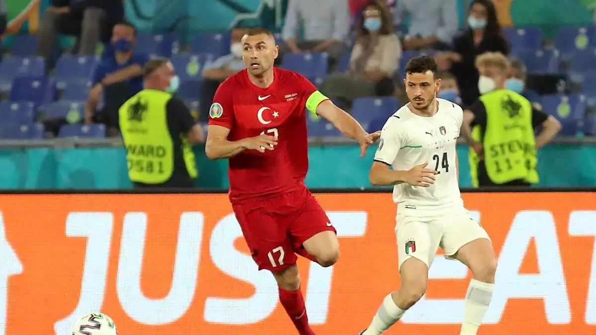 A milli futbol takımı, euro 2020'nin açılış maçında türkiye i̇talya'ya 3-0 mağlup oldu.