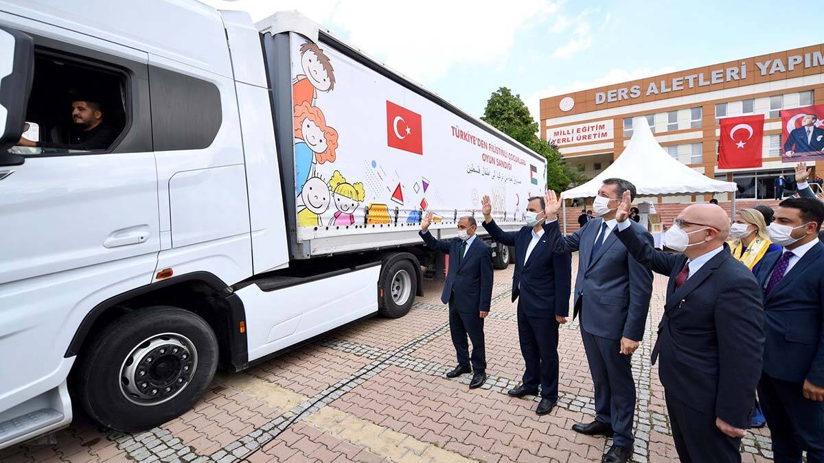 Filistinli çocuklara Benim Oyun Sandığım eğitim seti