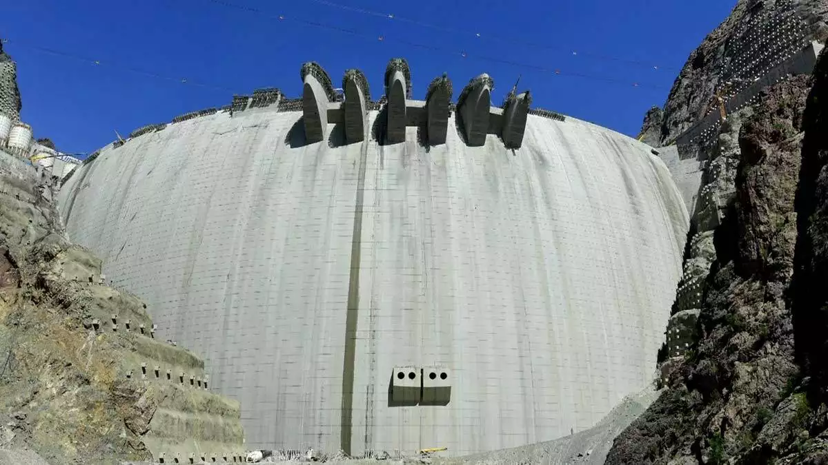 Türkiye'nin en yüksek barajı 2 milyar tl katkı sağlayacak