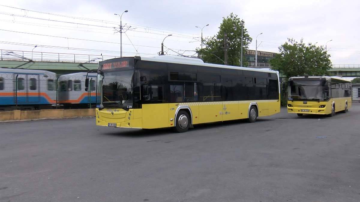 İstanbul Büyükşehir Belediyesi (İBB) Ulaşım Koordinasyon Merkezi'nde (UKOME), yolcu taşımacılığı yapan araçların camlarının renkli olması ve cam film kullanılması yasaklandı.
