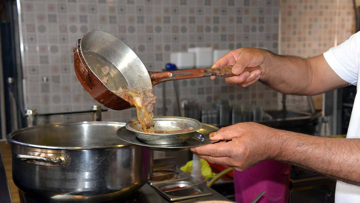 Yasak kalktı Kahramanmaraşlılar paçacılara koştu