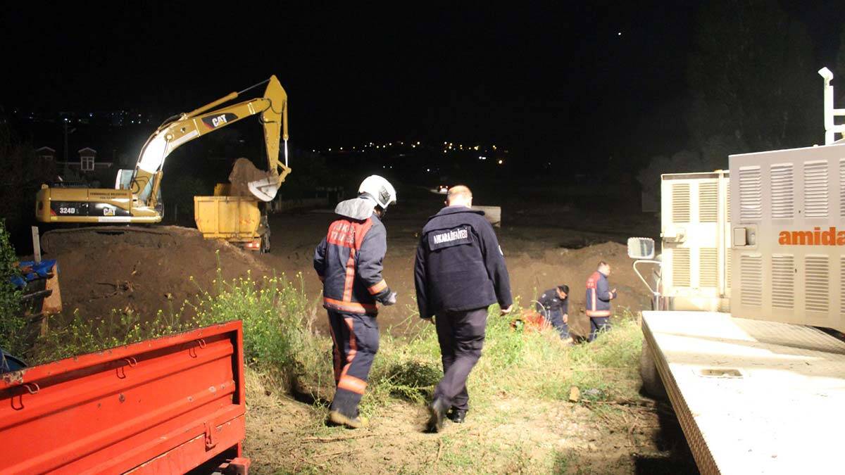 Yenimahalle'de sağanak nedeniyle dere taştı