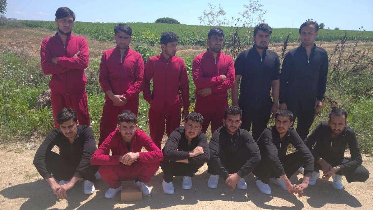 42 göçmeni soyup döverek sınır dışı ettiler