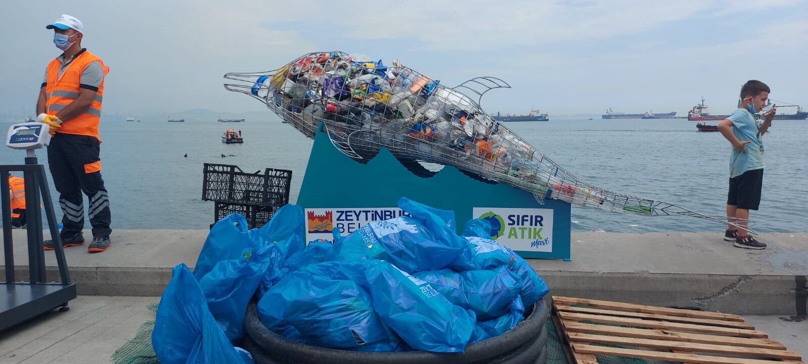 Zeytinburnu'nda kıyı ve deniz dibi temizliği yapıldı