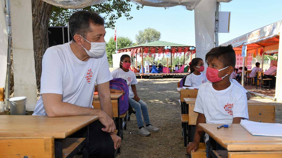 11 ilde 'Mobil Okul' projesini başlıyor