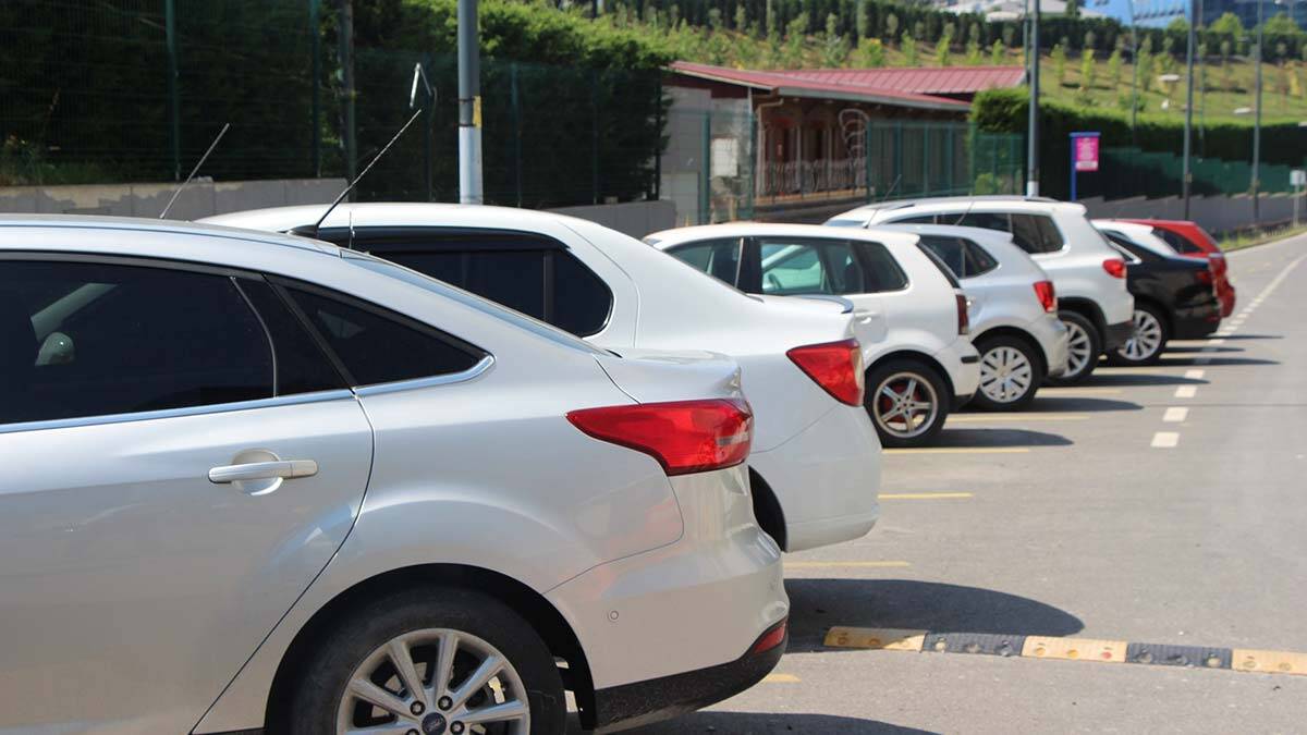 Koronavirüs kısıtlamalarının 1 Temmuz itibariyle kaldırılmasıyla 2'nci el otomobil satışlarında patlama bekleniyor fiyatlar yüzde 8 artacak.