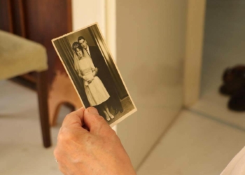 58 yılda ilk kez ayrılan çiftin duygu yüklü buluşması_4