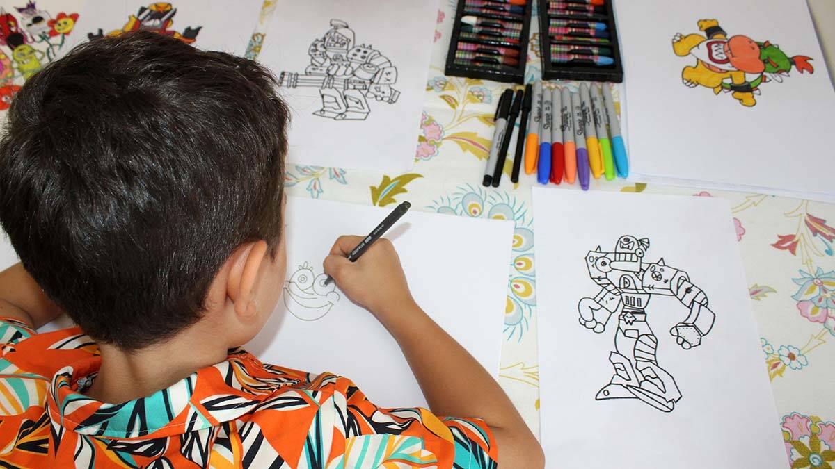 7 yaşındaki karikatüriste yurt dışından teklif