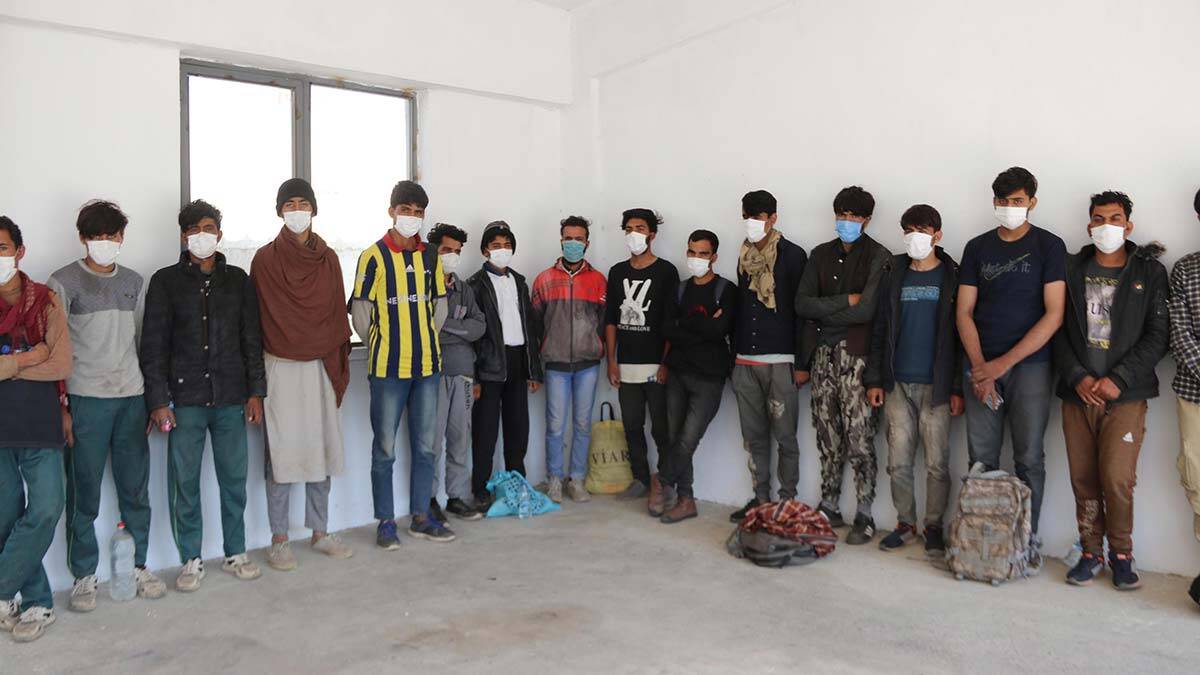 73 Afgan kaçak göçmen yakalandı