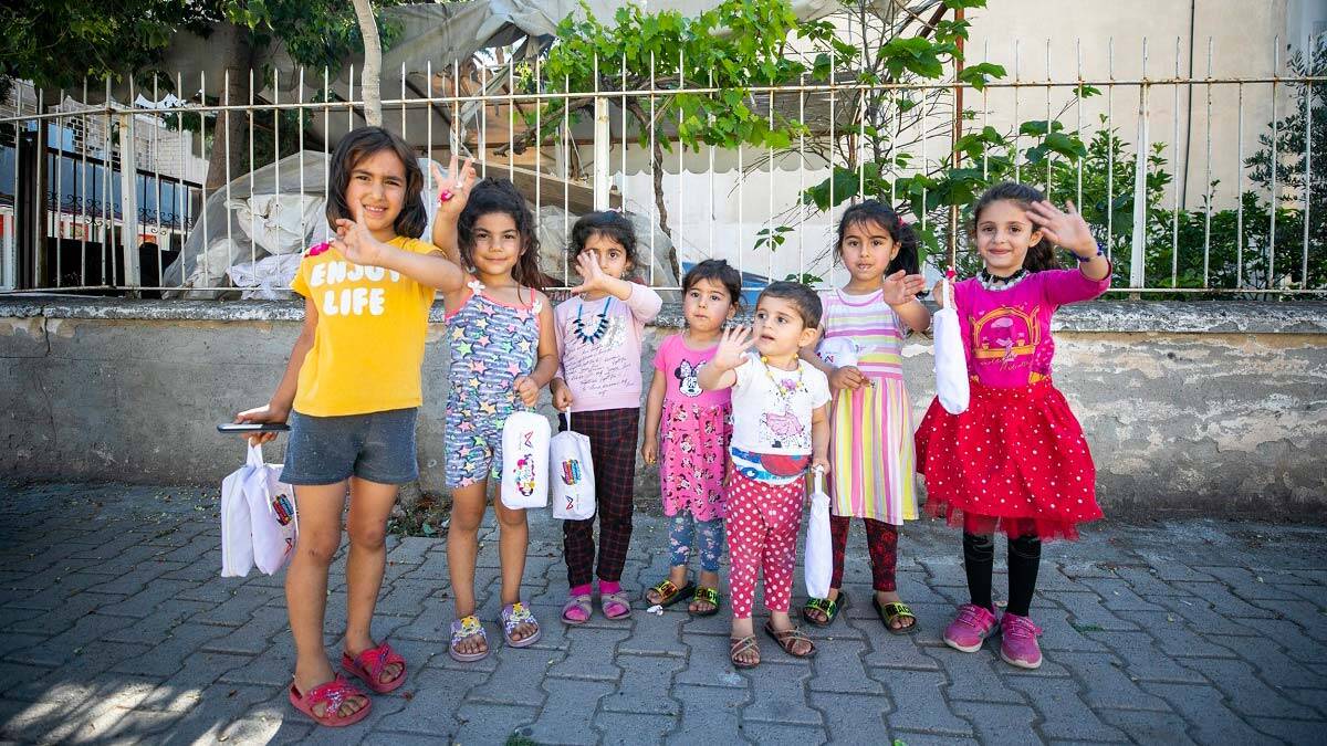 Bugün bayram çocuklar mutlu