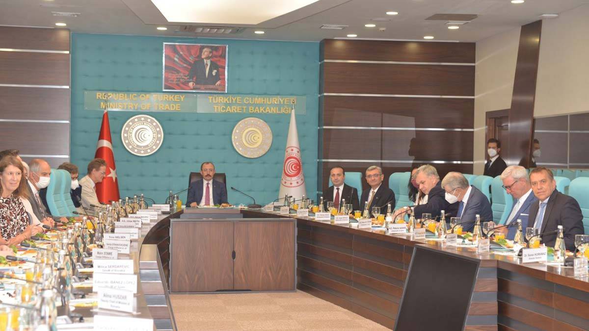AB ülkelerin büyükelçilerine 'pozitif gündem' mesajı