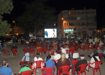 Açık hava sinema geceleri Seyitgazi ile başladı