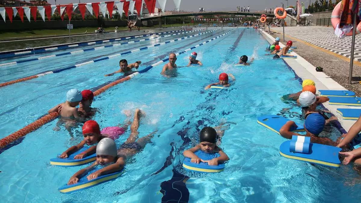 Açık olimpik yüzme havuzu hizmete açılıyor