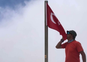 Aladağlar’ın 7 zirvesine Türk bayrağı