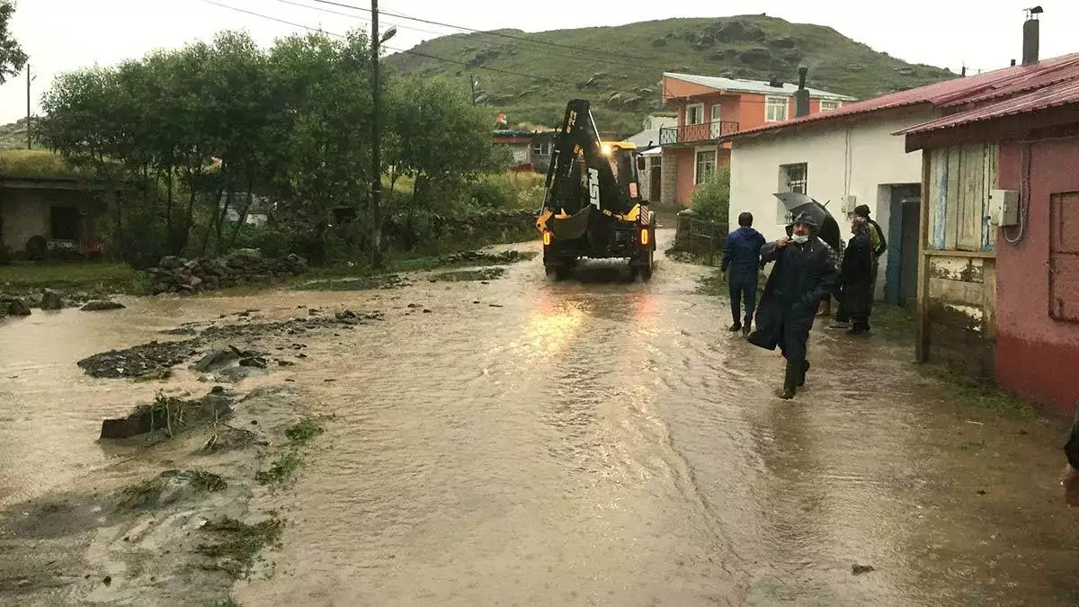 Ardahan'da sel hasara yol açtı