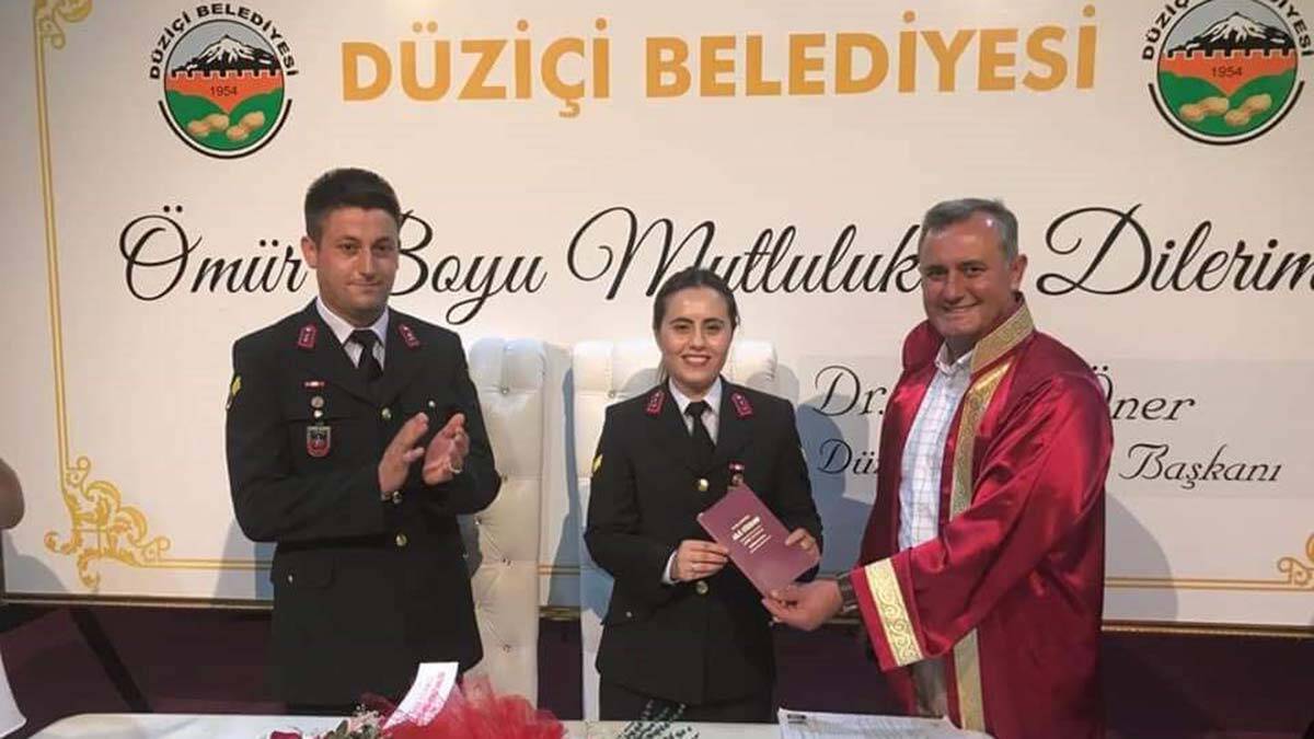 Astsubay çift üniformaları ile evlendi_2