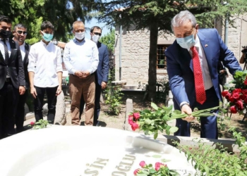 BBP Genel Başkanı'ndan Yazıcıoğlu mezarına ziyaret