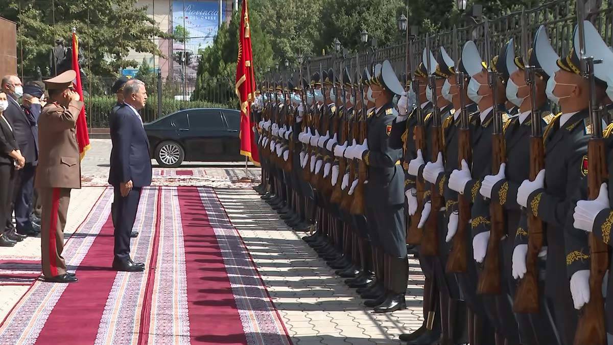 Bakan Akar Temaslarda Bulundu