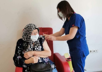 Bakan'ın Paylaştığı Hemşireden Birlik Mesajı