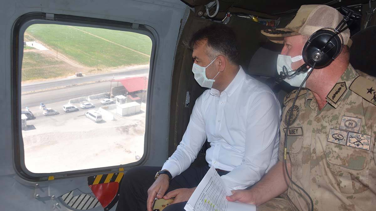 Bitlis valisi havadan trafik denetimine katıldı