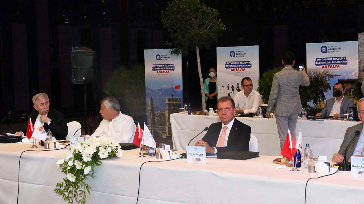 CHP Belediyeleri Antalya'da Buluştu