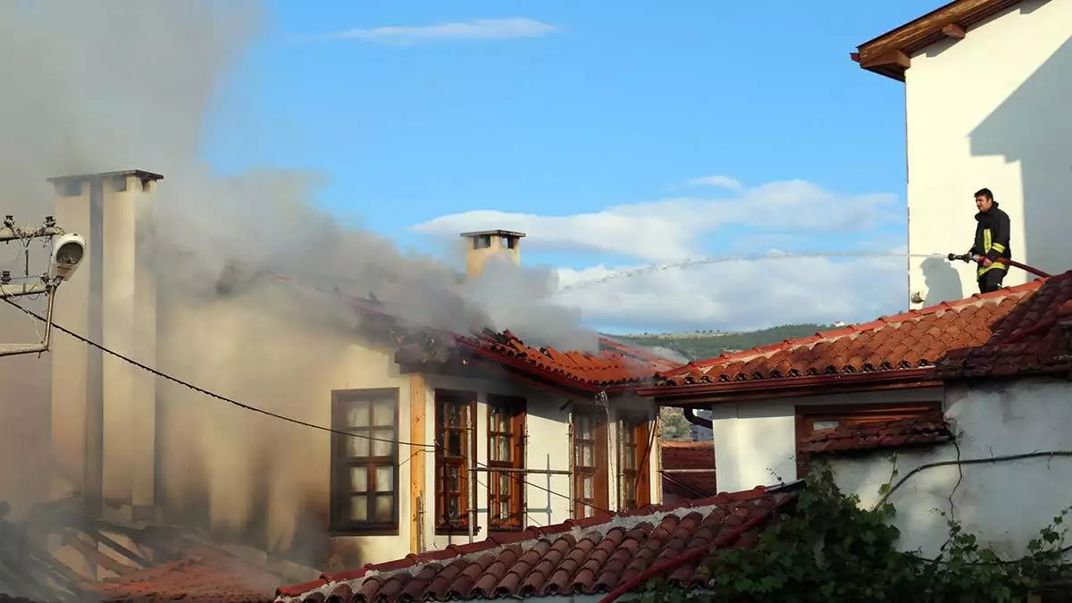 Cankirida yangin 3 binada hasara neden oldu 2 - yerel haberler - haberton