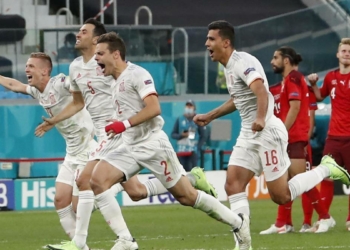 EURO 2020'de İspanya yarı finalde