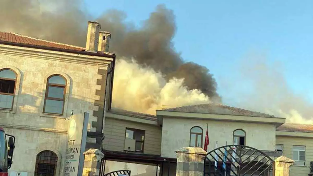 Gaziantep'te hastane yangınında 46 hasta nakledildi