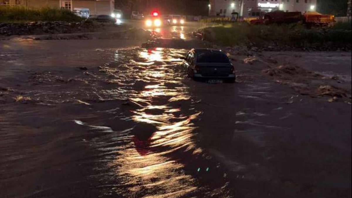 Giresun'da mahsur kalan 100 kişi tahliye edildi_