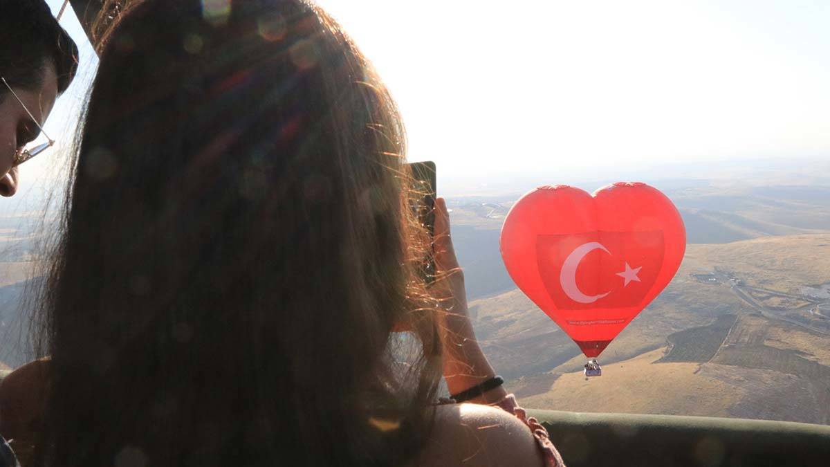 Göbeklitepe'de sıcak hava balonu uçuşları başladı