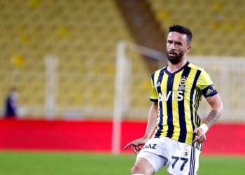 Gökhan Gönül Fenerbahçe'den ayrıldı