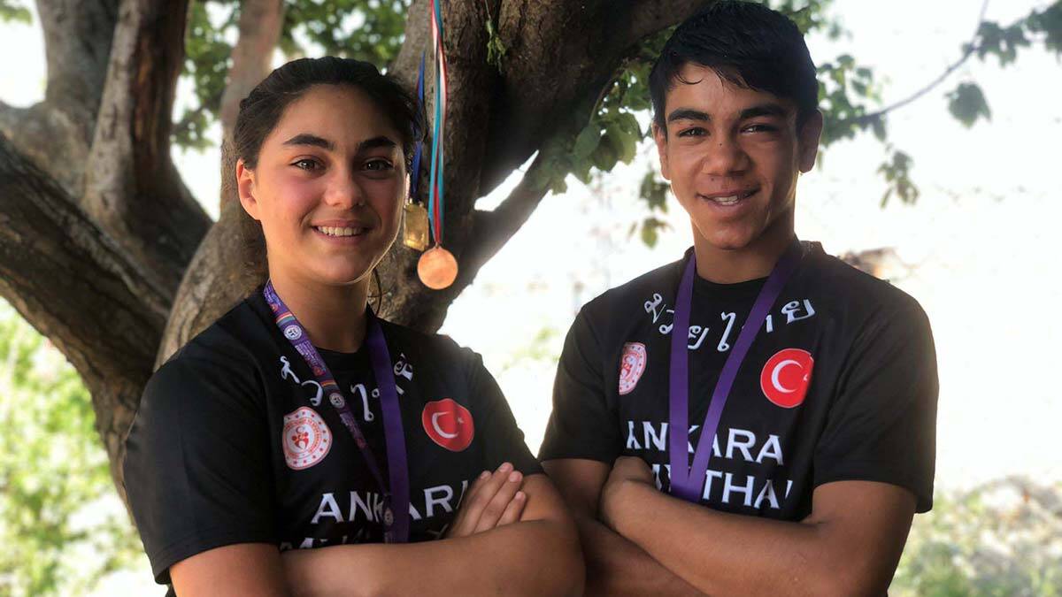 Hurda satan babanın Muay Thai şampiyonu çocukları